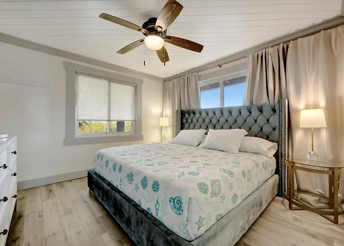 Direct Access Oceanfront & Big Balcony Holiday home *